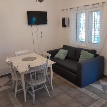 Apartmani Aneri Vir Eksteriør bilde