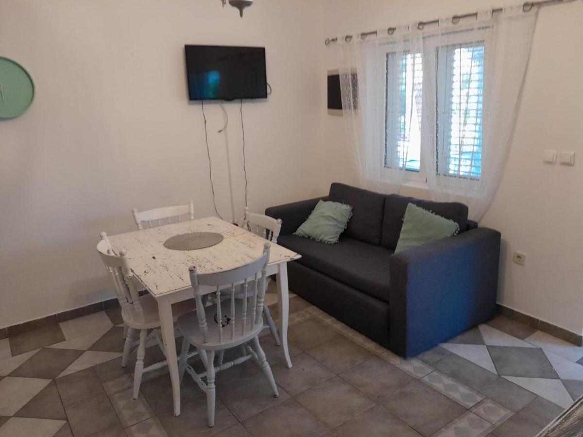 Apartmani Aneri Vir Eksteriør bilde