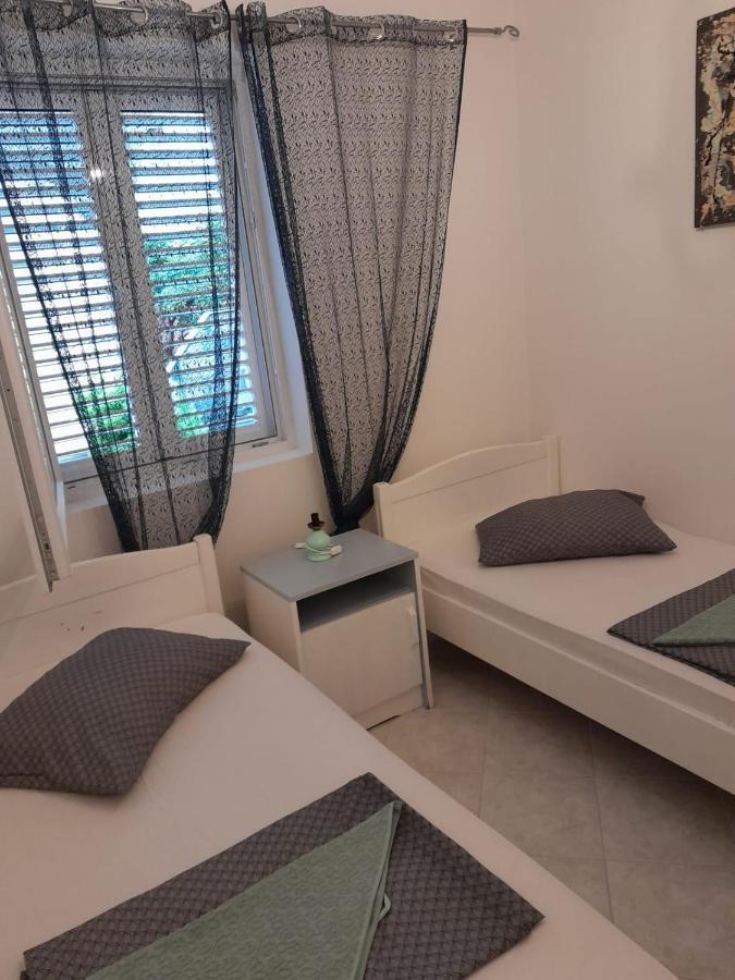 Apartmani Aneri Vir Eksteriør bilde